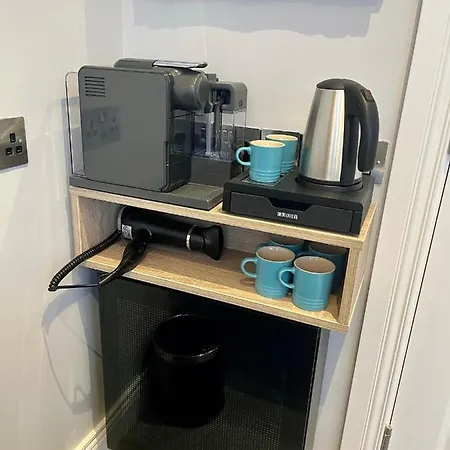 Number 31 Boutique Townhouse 4* Γκάλγουεϊ