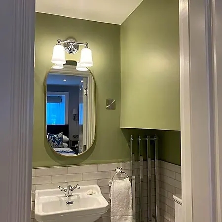Number 31 Boutique Townhouse 4*