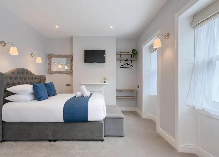 Number 31 Boutique Townhouse Гостевой дом Голуэй