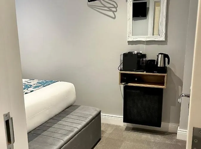 Number 31 Boutique Townhouse Голуэй