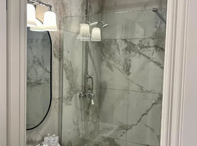 Number 31 Boutique Townhouse Гостевой дом Голуэй