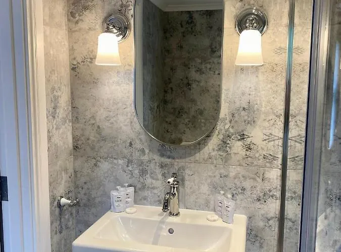 Number 31 Boutique Townhouse Гостевой дом 4*