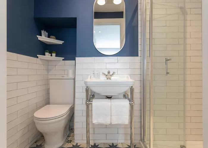 Number 31 Boutique Townhouse Гостевой дом Голуэй